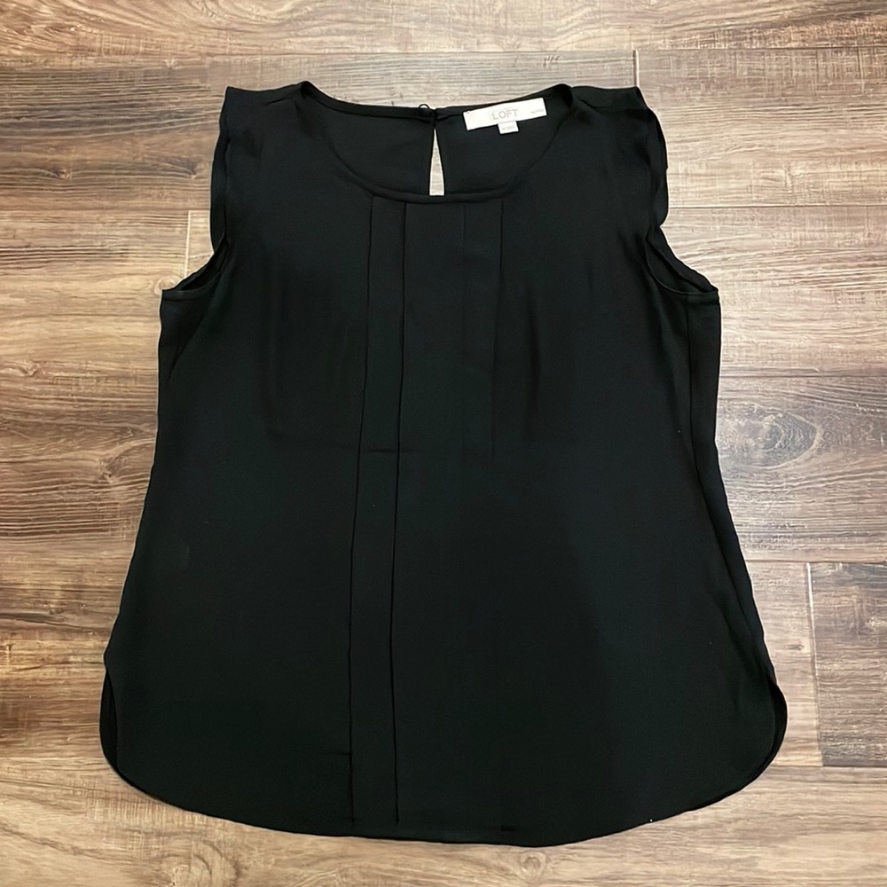Loft sleeveless blouse